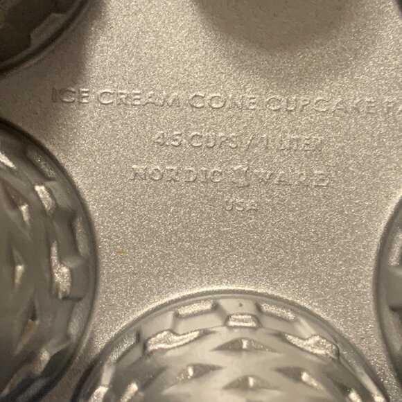 Nordic Ware Ice Cream Cone Cupcake Pan 4.5 Cup Nonstick 6 Cups Never Used - Picture 5 of 8